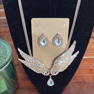 Elegant Gold Wing Necklace and Earring Set